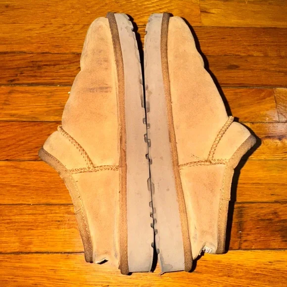 UGG Women’s Size 11 Chestnut Suede Shearling Slippers - Picture 7 of 10